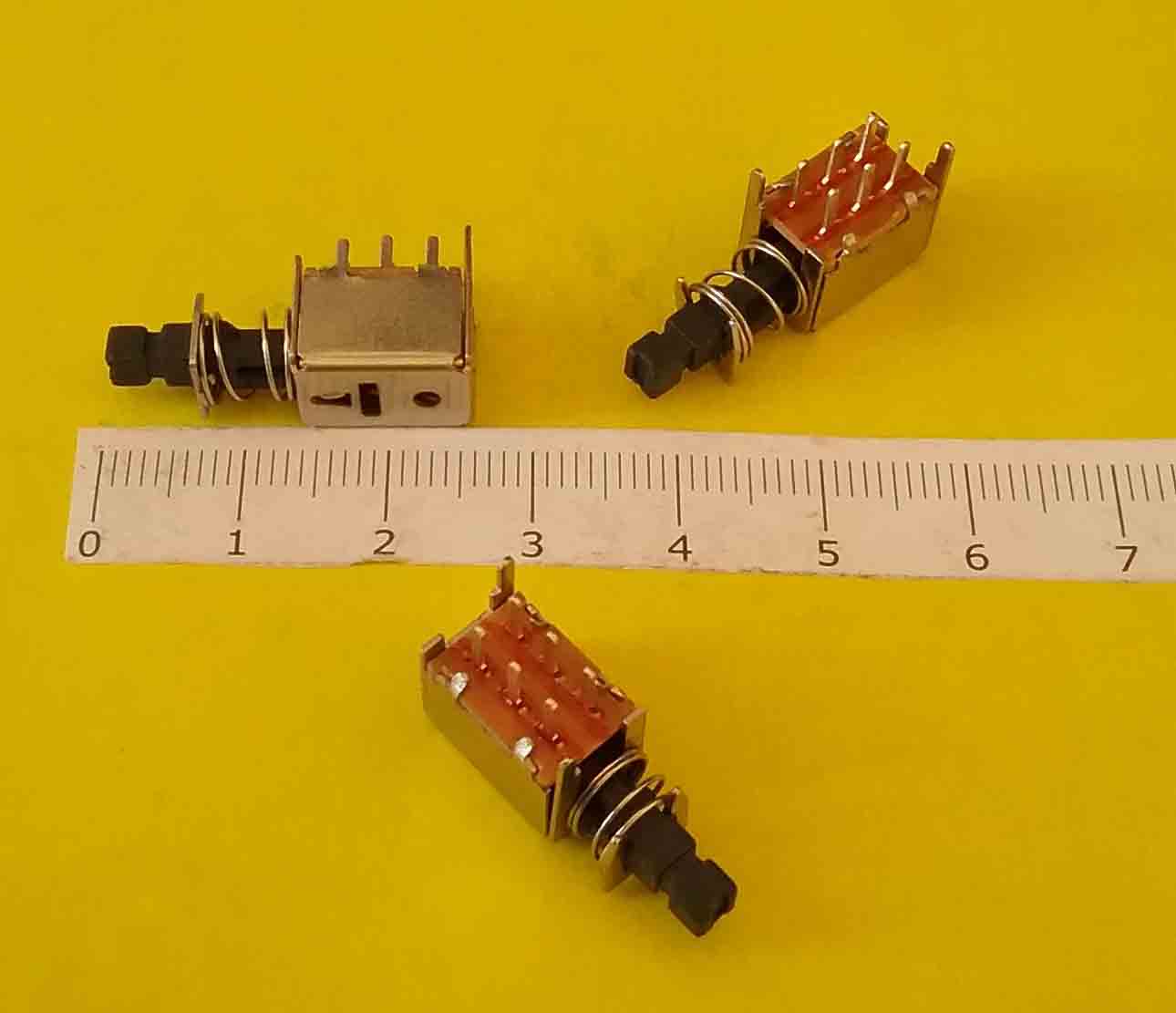 Переключатель MG-D33 с фиксацией